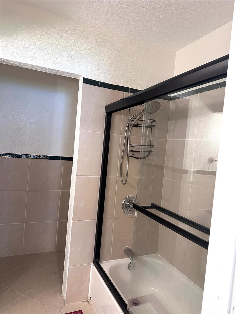 MIAMI LAKES WINDMILL GATE - Residential