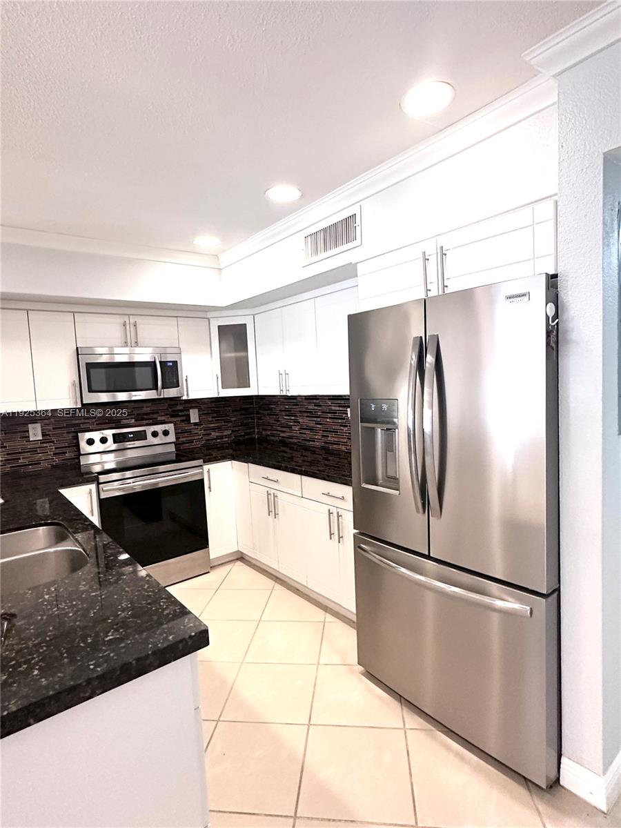 MIAMI LAKES WINDMILL GATE - Residential