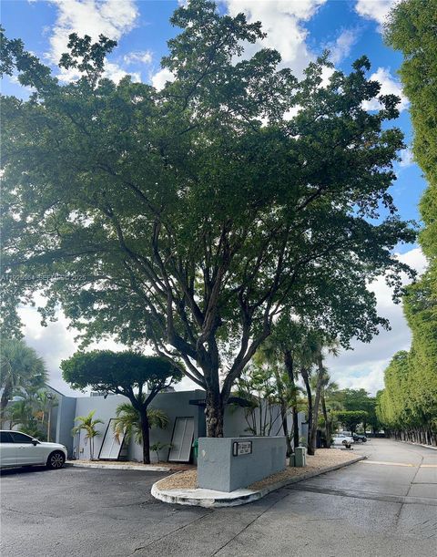 6442 Milk Wagon Ln Miami Lakes FL 33014