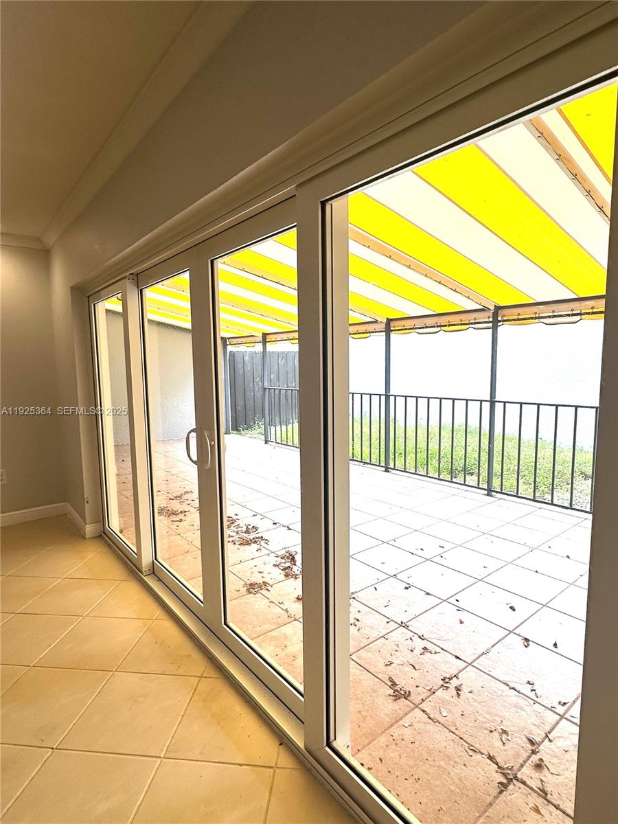 MIAMI LAKES WINDMILL GATE - Residential