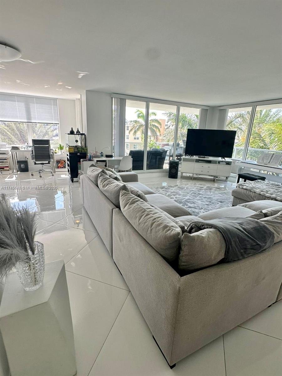 2751 S Ocean Dr 301N