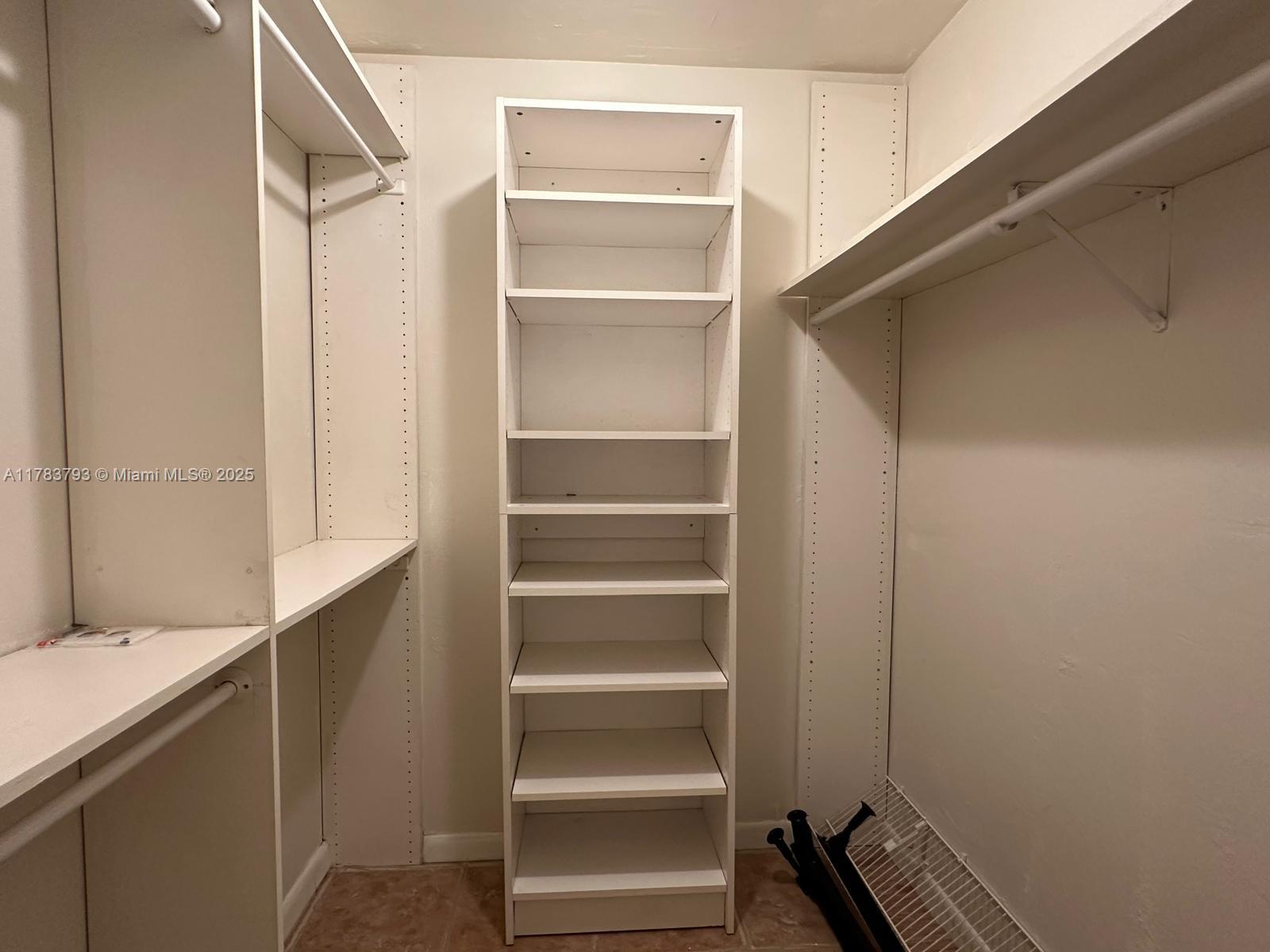 THE LEDGES CONDO - Residential
