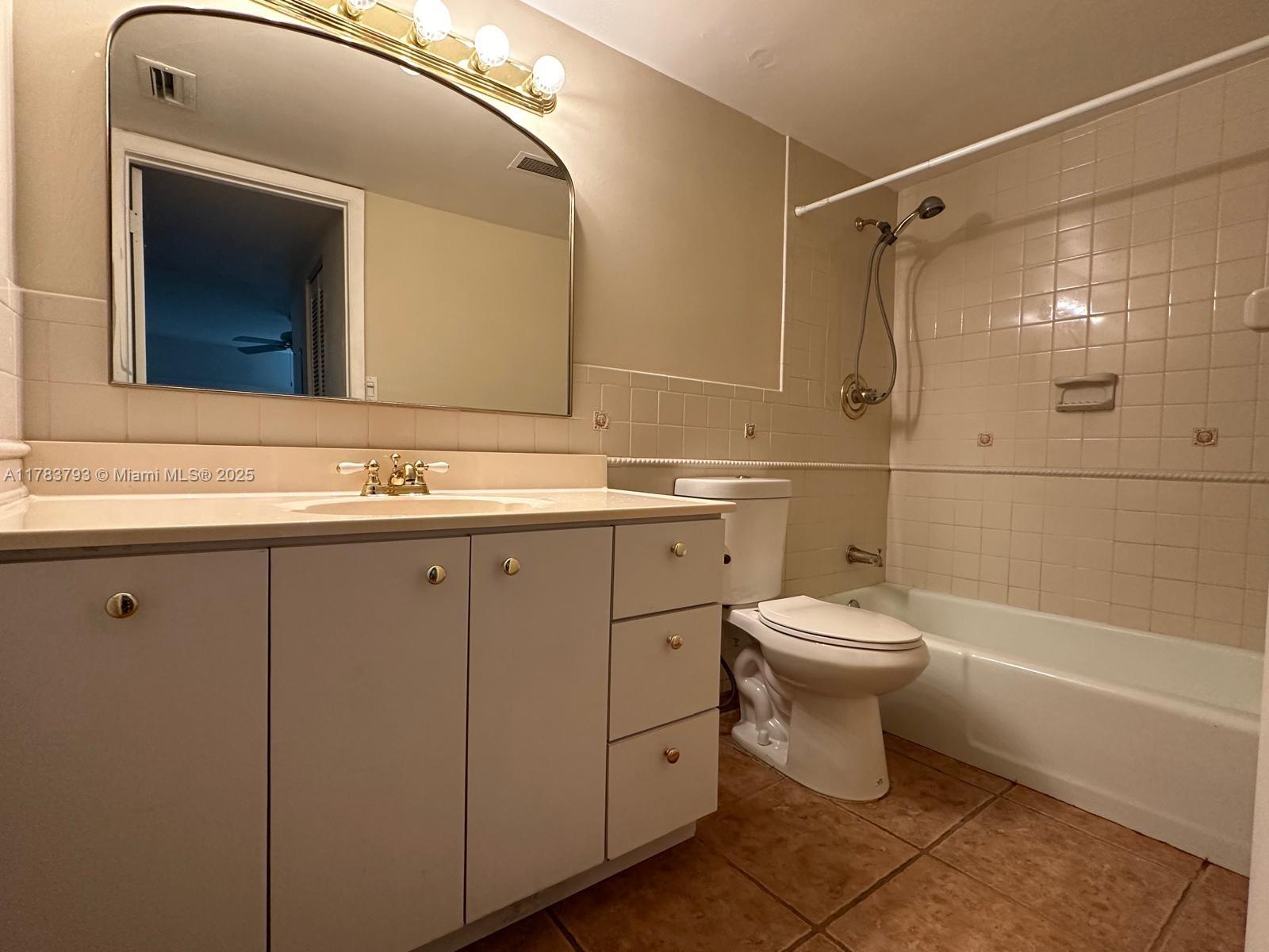 THE LEDGES CONDO - Residential