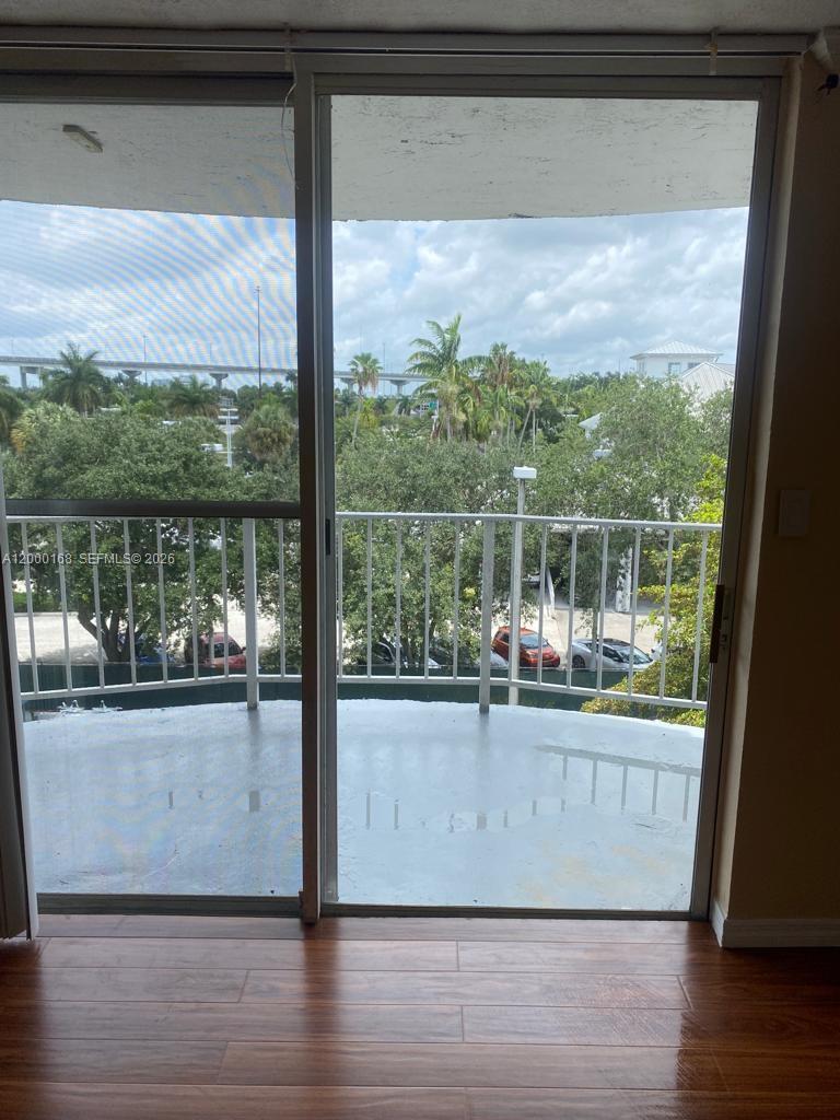 MONTECARLO CONDO - Residential