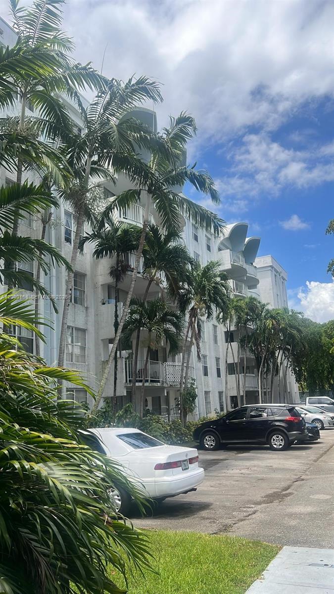 MONTECARLO CONDO - Residential