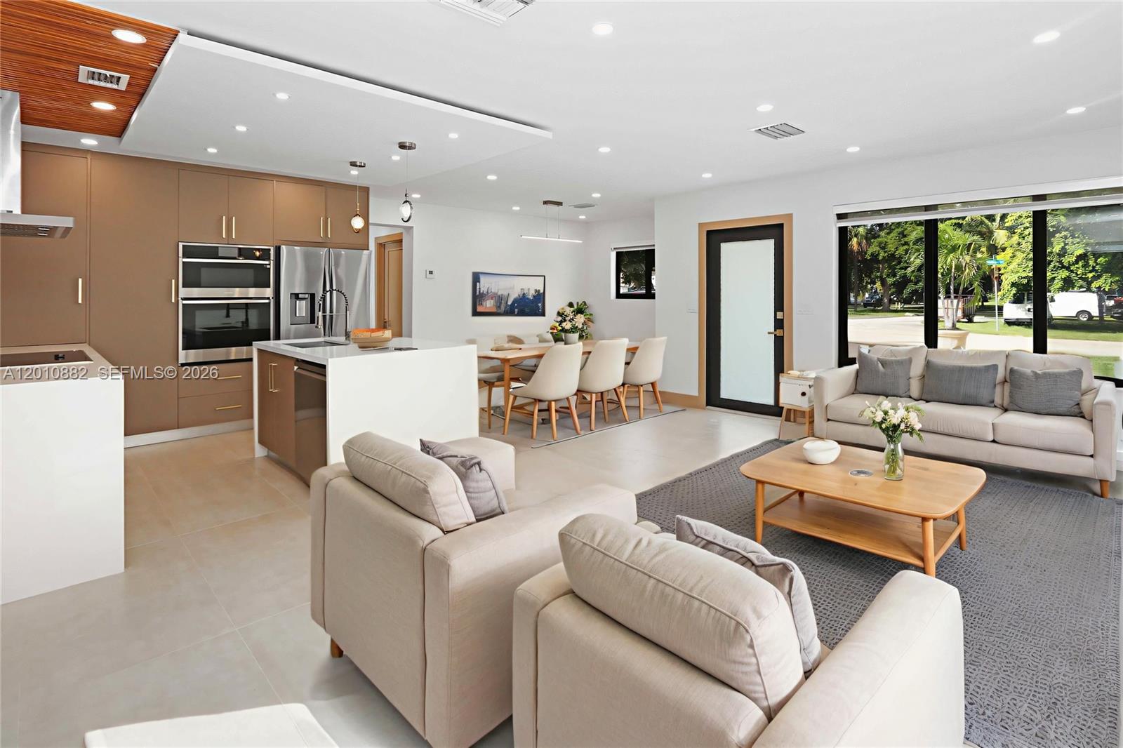 POINSETTA PARK - Residential
