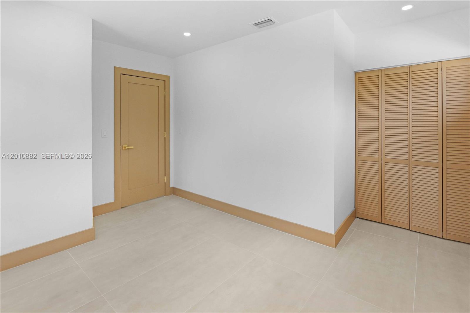 POINSETTA PARK - Residential