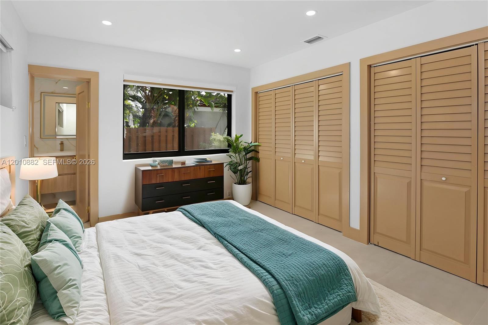 POINSETTA PARK - Residential
