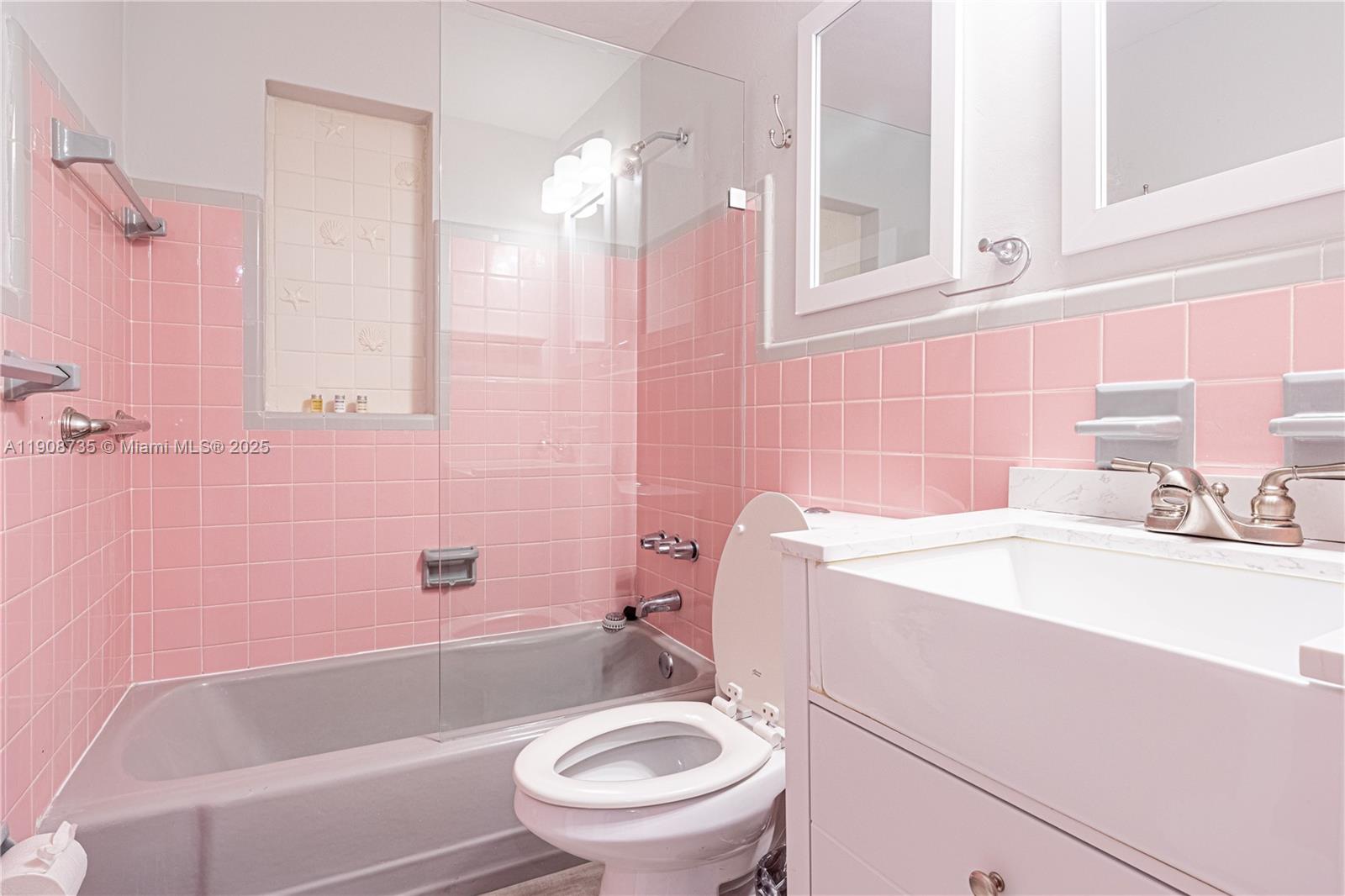 EDGEWATER ESTATES 1ST ADD - Residential Income