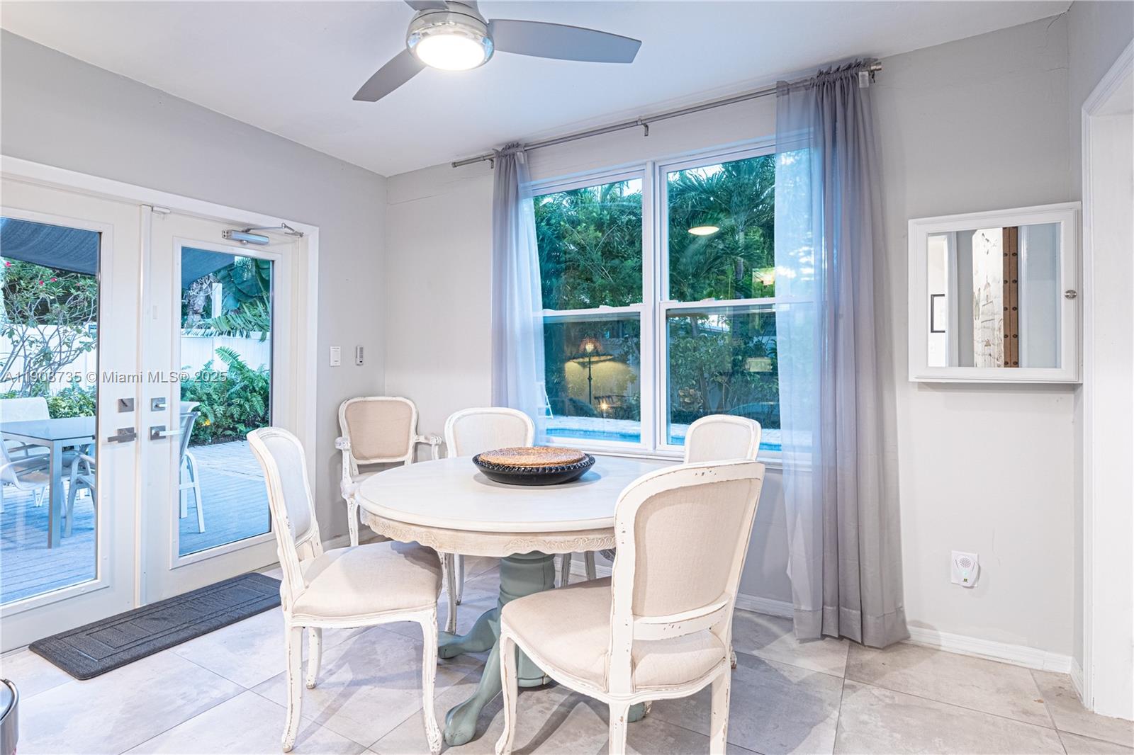 EDGEWATER ESTATES 1ST ADD - Residential Income