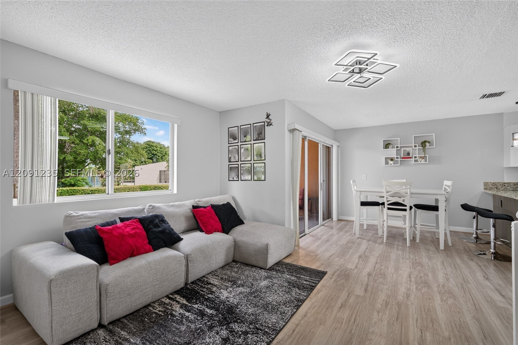 6205 Kendale Lakes Cir 281