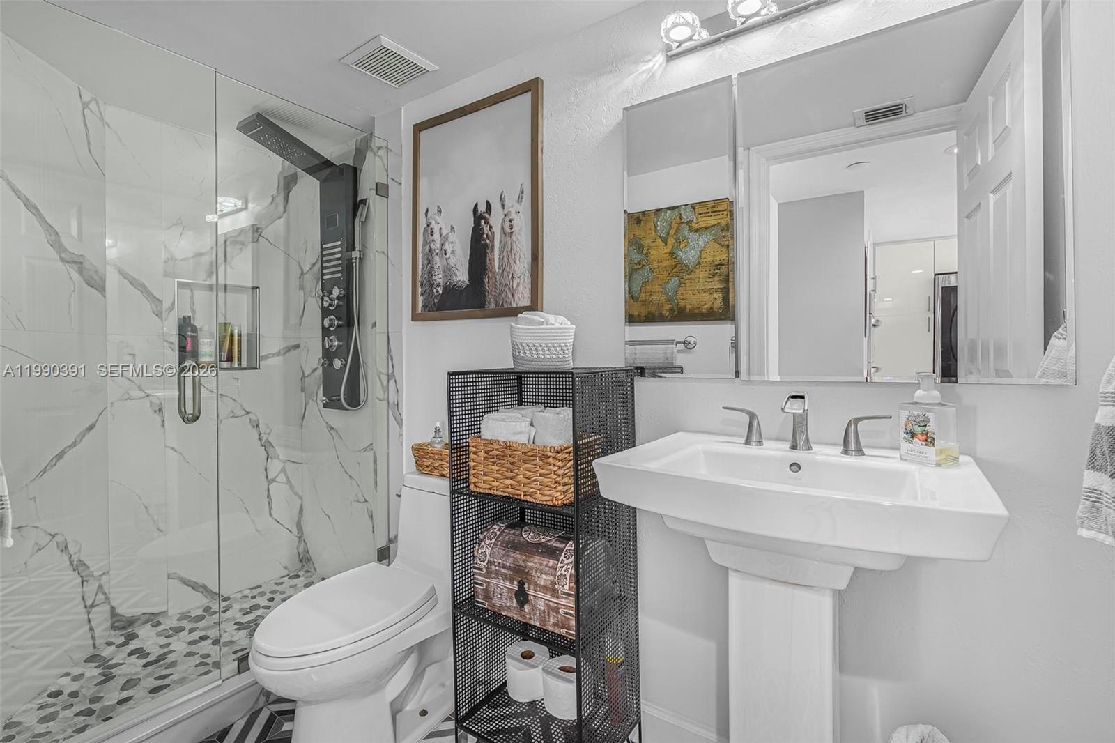 MYSTIC POINTE TOWER 400 C - Residential