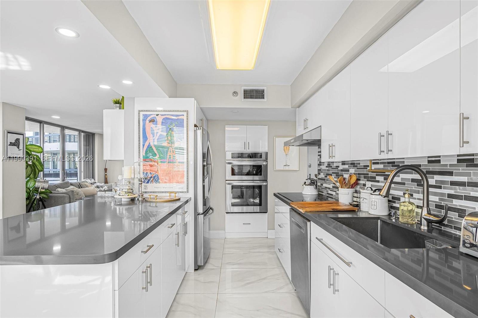 MYSTIC POINTE TOWER 400 C - Residential