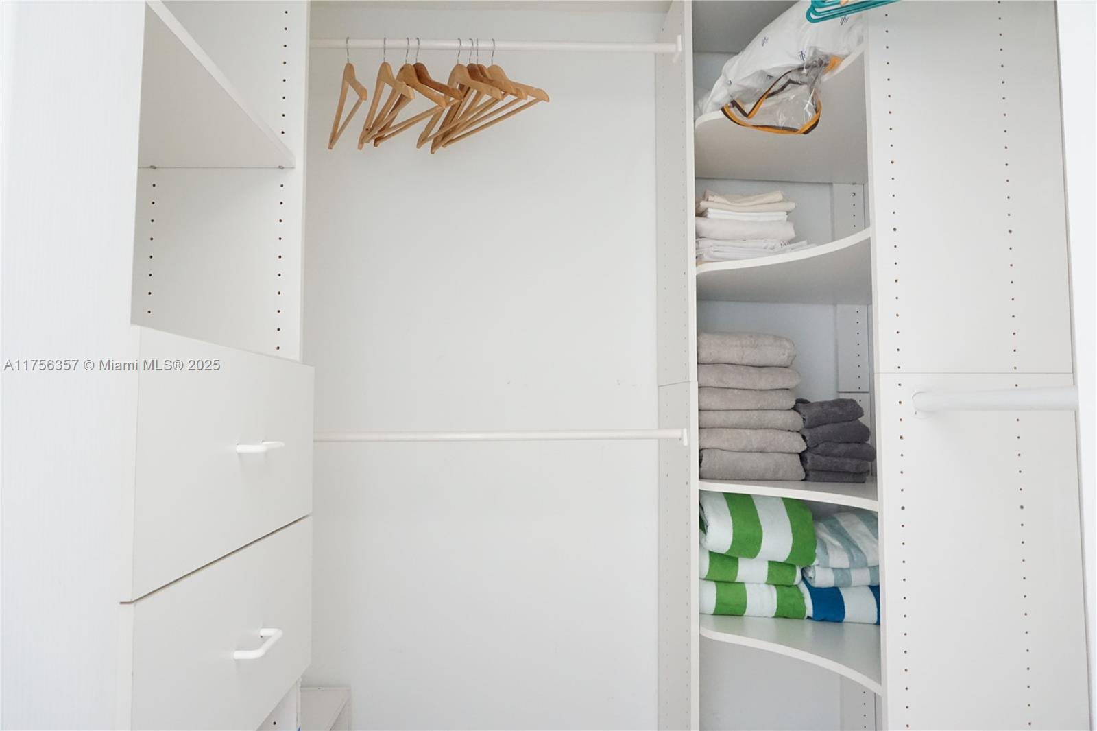 KING DAVID OF SUNNY ISLES - Residential