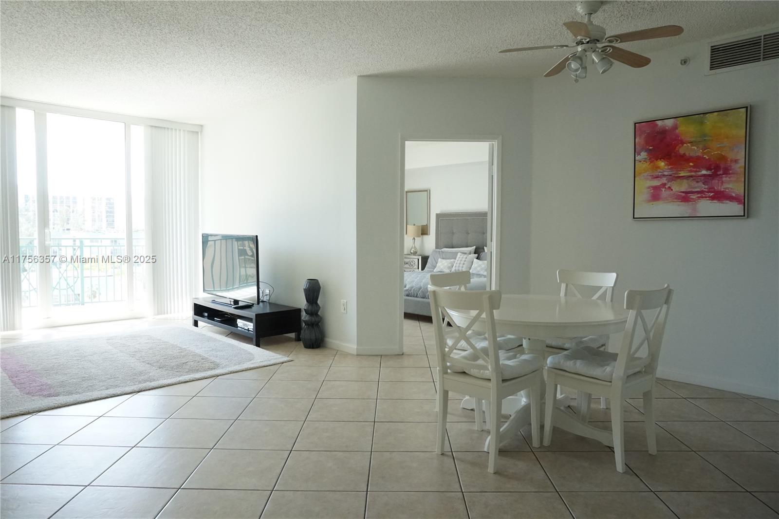 KING DAVID OF SUNNY ISLES - Residential