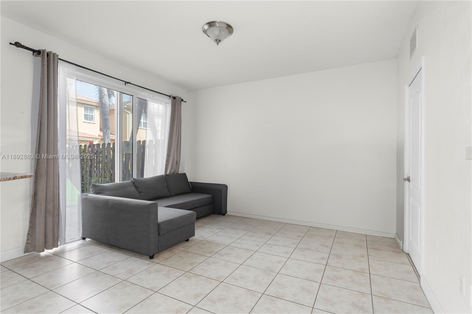 ISLANDS AT DORAL TOWNHOME - Residential