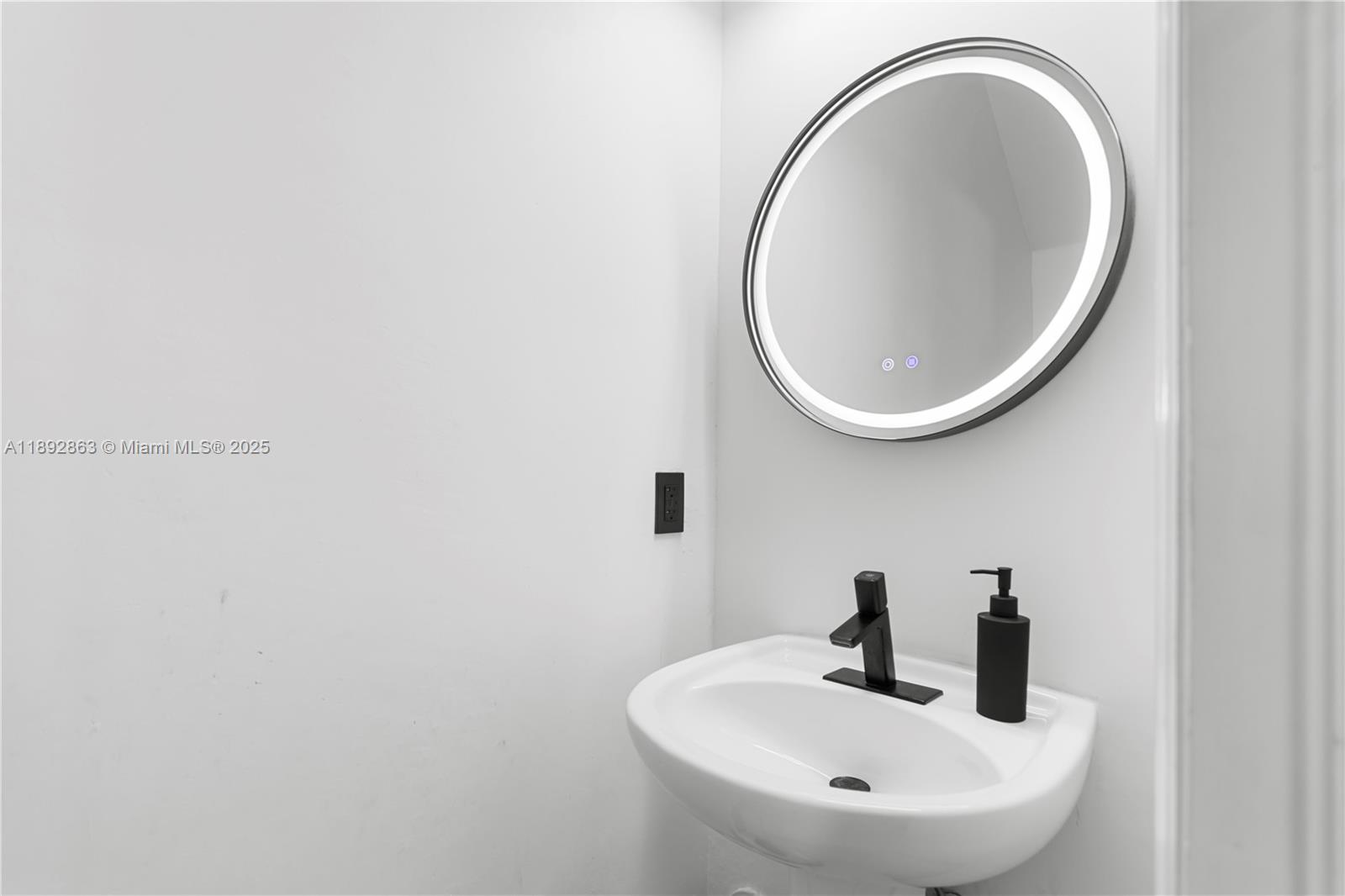 ISLANDS AT DORAL TOWNHOME - Residential