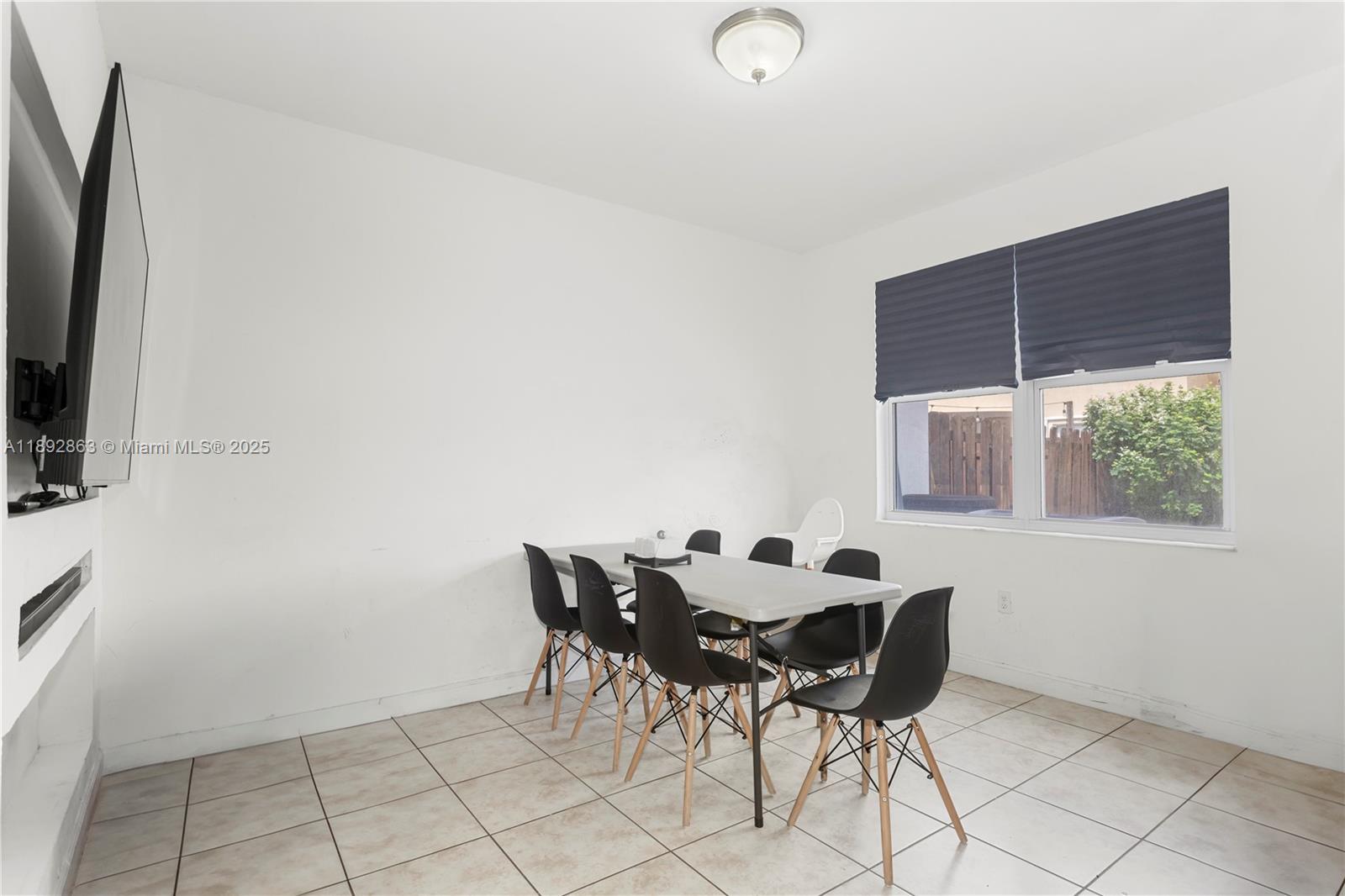 ISLANDS AT DORAL TOWNHOME - Residential