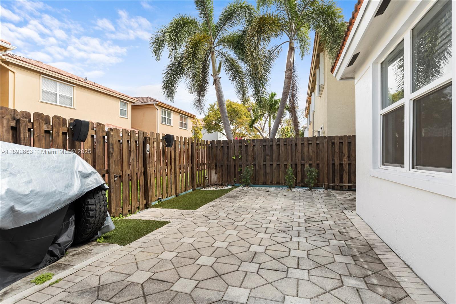 ISLANDS AT DORAL TOWNHOME - Residential