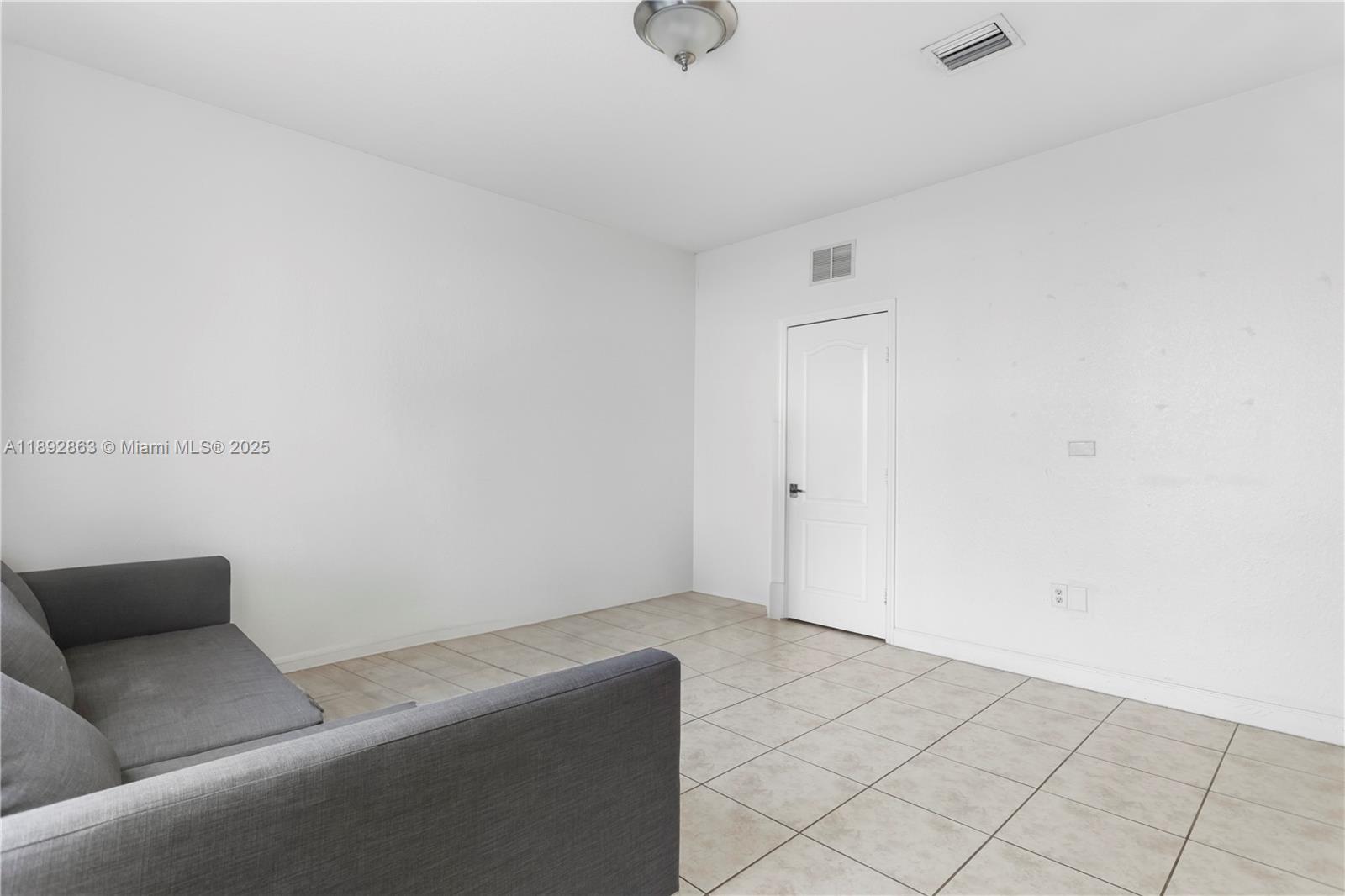 ISLANDS AT DORAL TOWNHOME - Residential