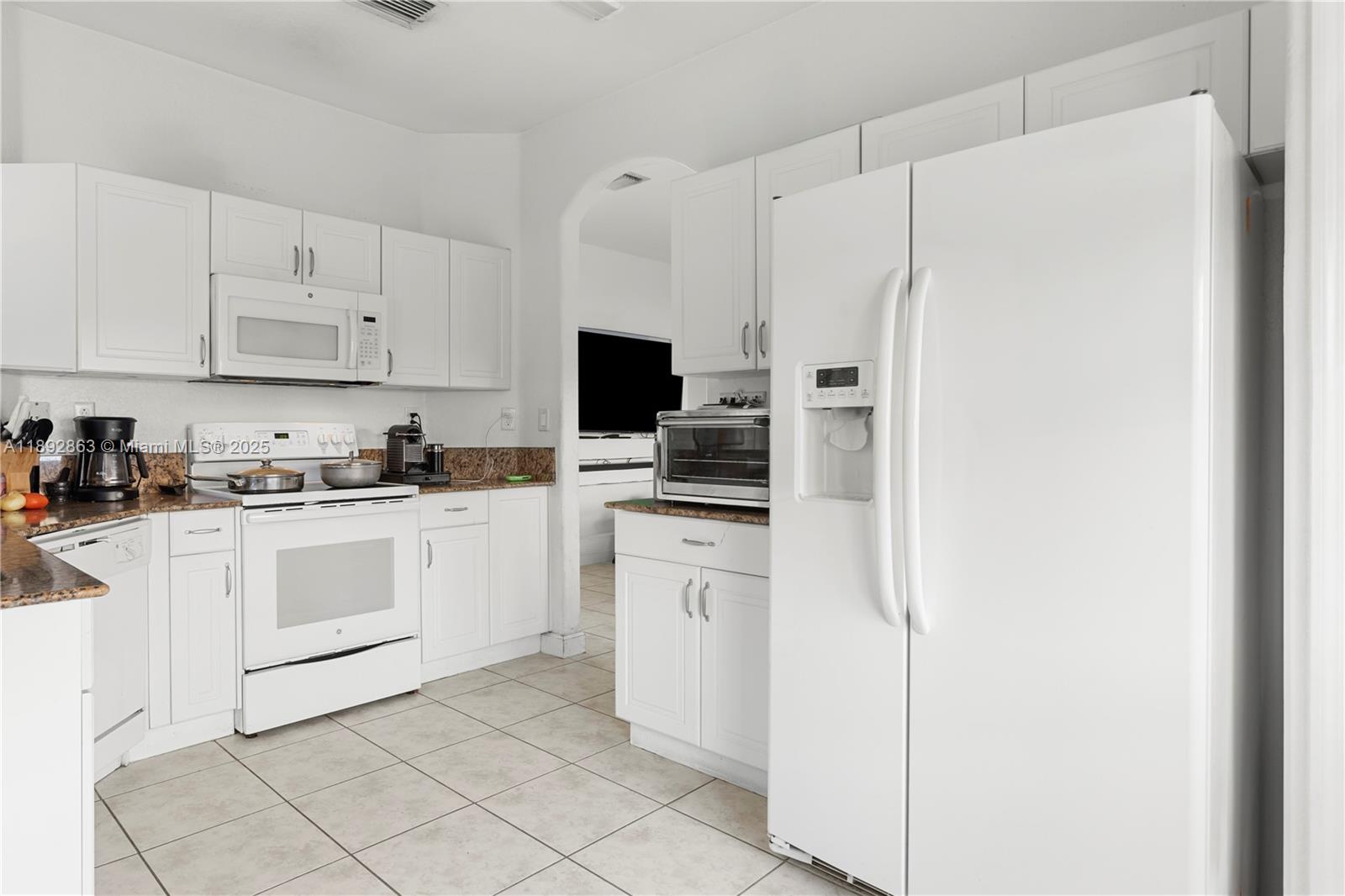 ISLANDS AT DORAL TOWNHOME - Residential