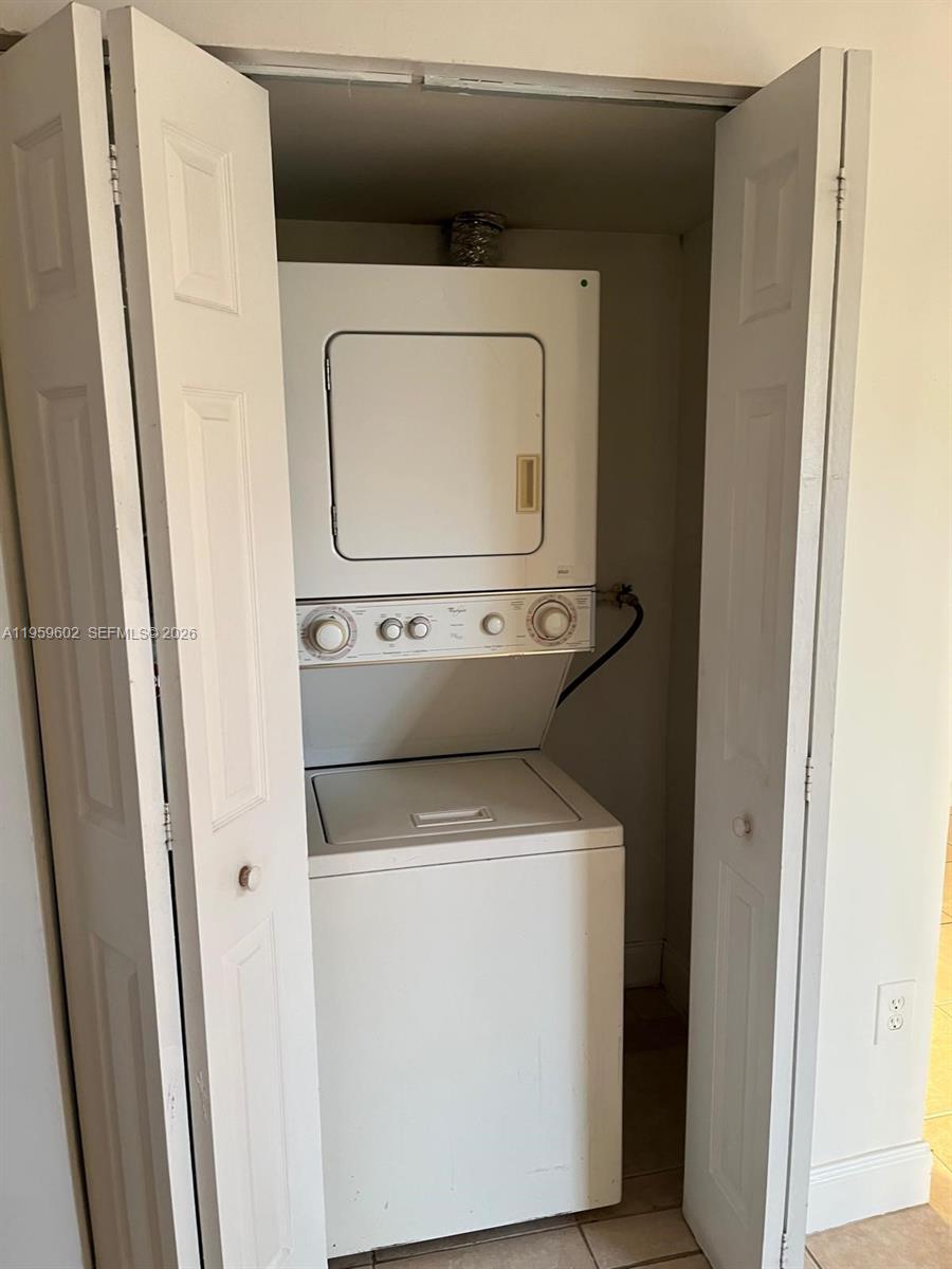 SUN LAND PARK - Residential Lease