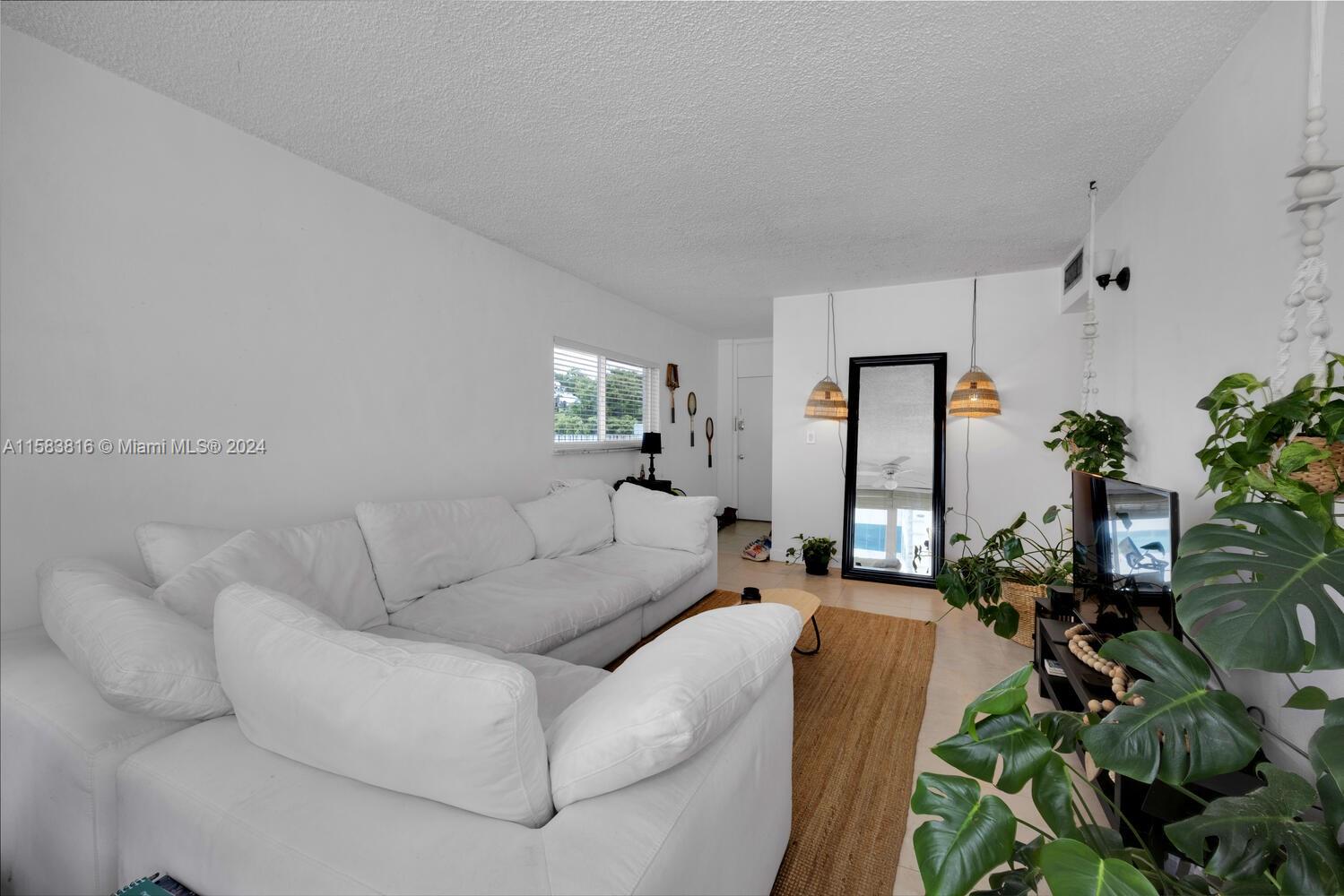 HARBOUR HILL CLUB CONDO - Residential Lease