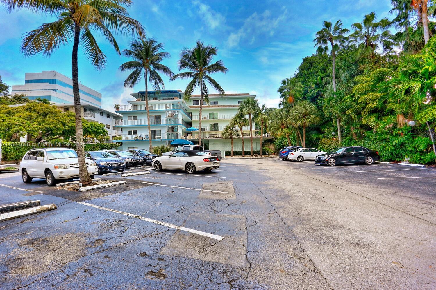 HARBOUR HILL CLUB CONDO - Residential Lease