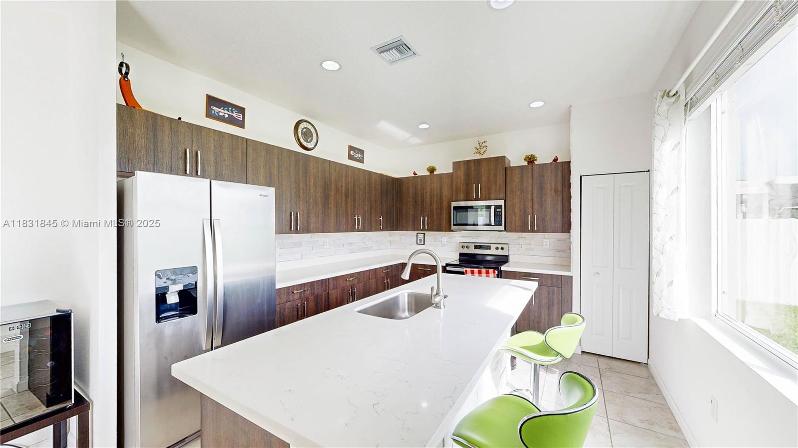 A H AT TURNPIKE SOUTH SEC - Residential