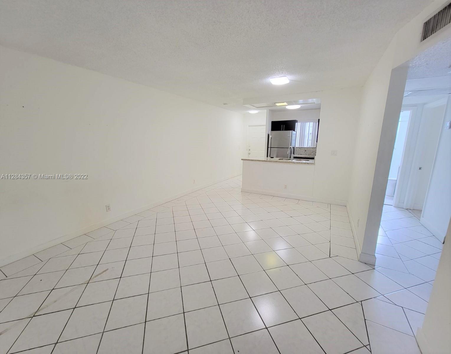AS-IS, FULLY FRESH PAINTED IN WHITE, NICE 2/2 UNIT FOR RENT IN CORAL SPRINGS DR. WASHER/DRYER INSIDE THE UNIT, STAINLESS STEEL APPL. CENTRAL AC, WATER BILL INCLUDED, 1 PARKING PLACE. GREAT LOCATED CLOSE TO I-75, UNIVERSITY DR, CORAL SQUARE SHOPPING CENTER. MOVE-IN COST: 3 MONTHS (**2 SEC DEC 1 RENT). PLEASE PROVIDE 3 LAST BANK STATEMENTS, 2 LAST MONTH PAYSTUBS/1099, FULL BACKGROUND CHECK, AND ***LANDLORD REFERENCE. NO .PETS**