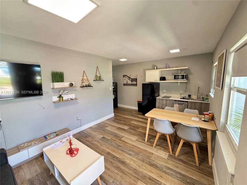 Photo of 1020 N Victoria Park Rd #26, Fort Lauderdale, FL 33304 (MLS # A12012739)