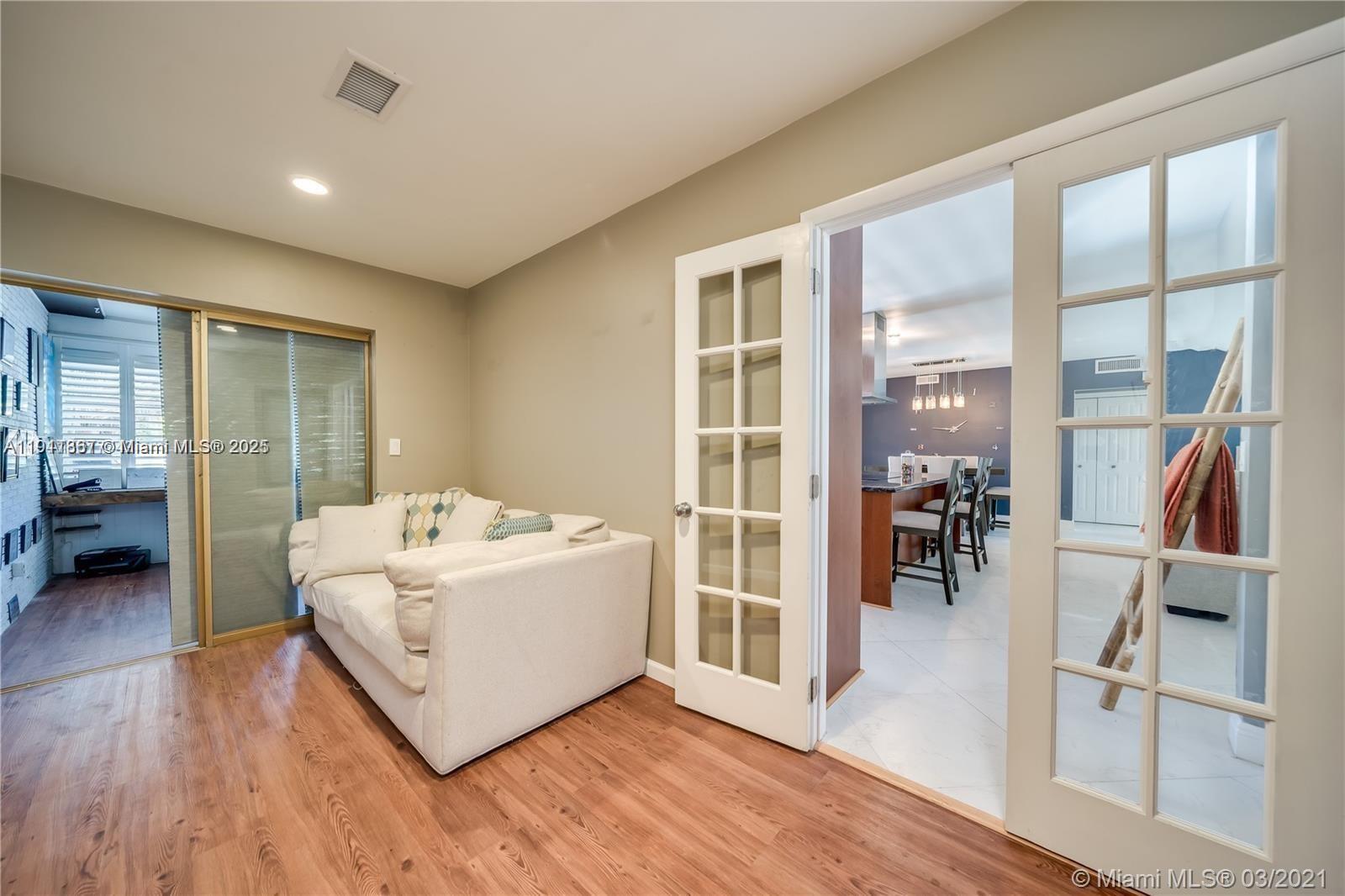 SUNNY ACRES - Residential Lease