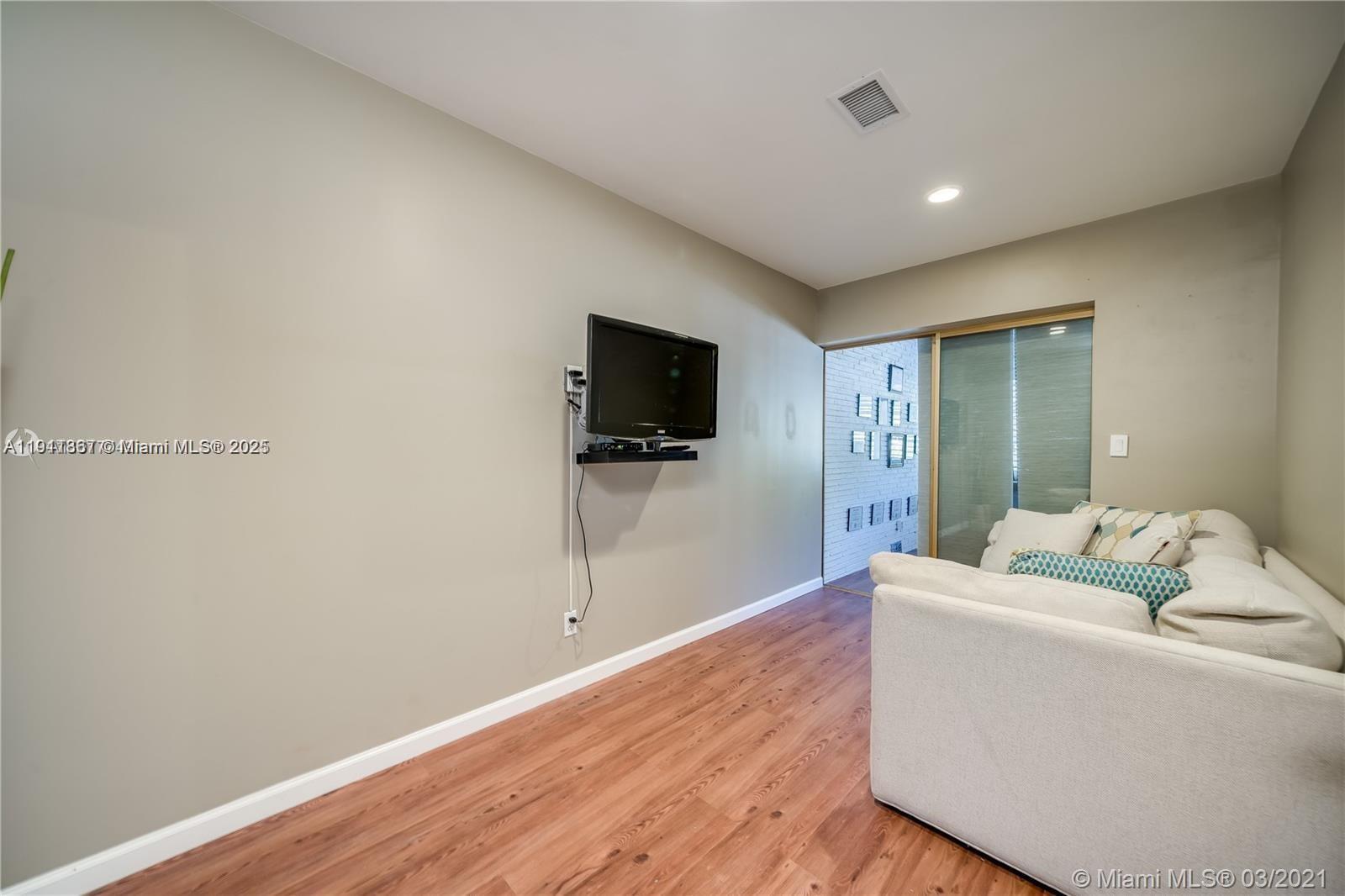 SUNNY ACRES - Residential Lease