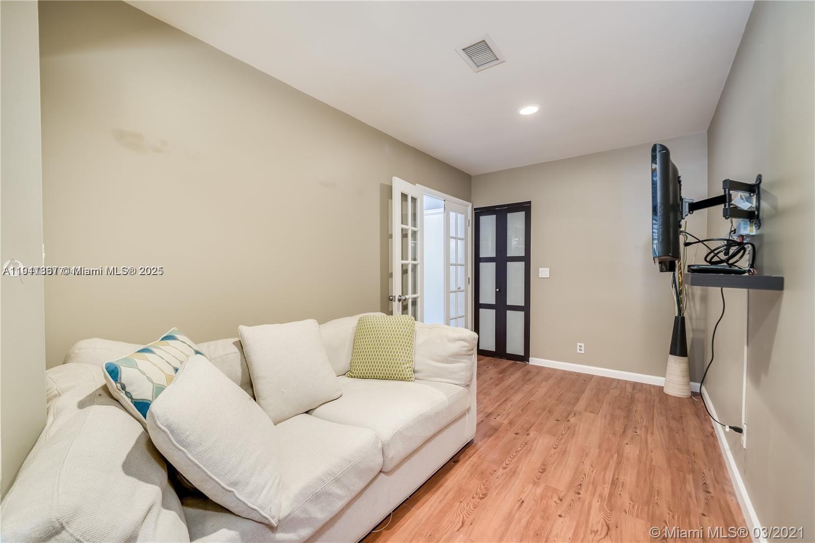 SUNNY ACRES - Residential Lease