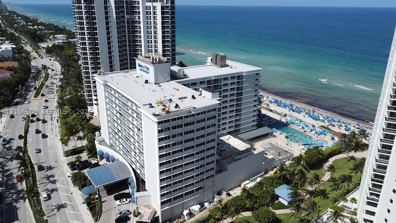 19201 Collins Ave 723