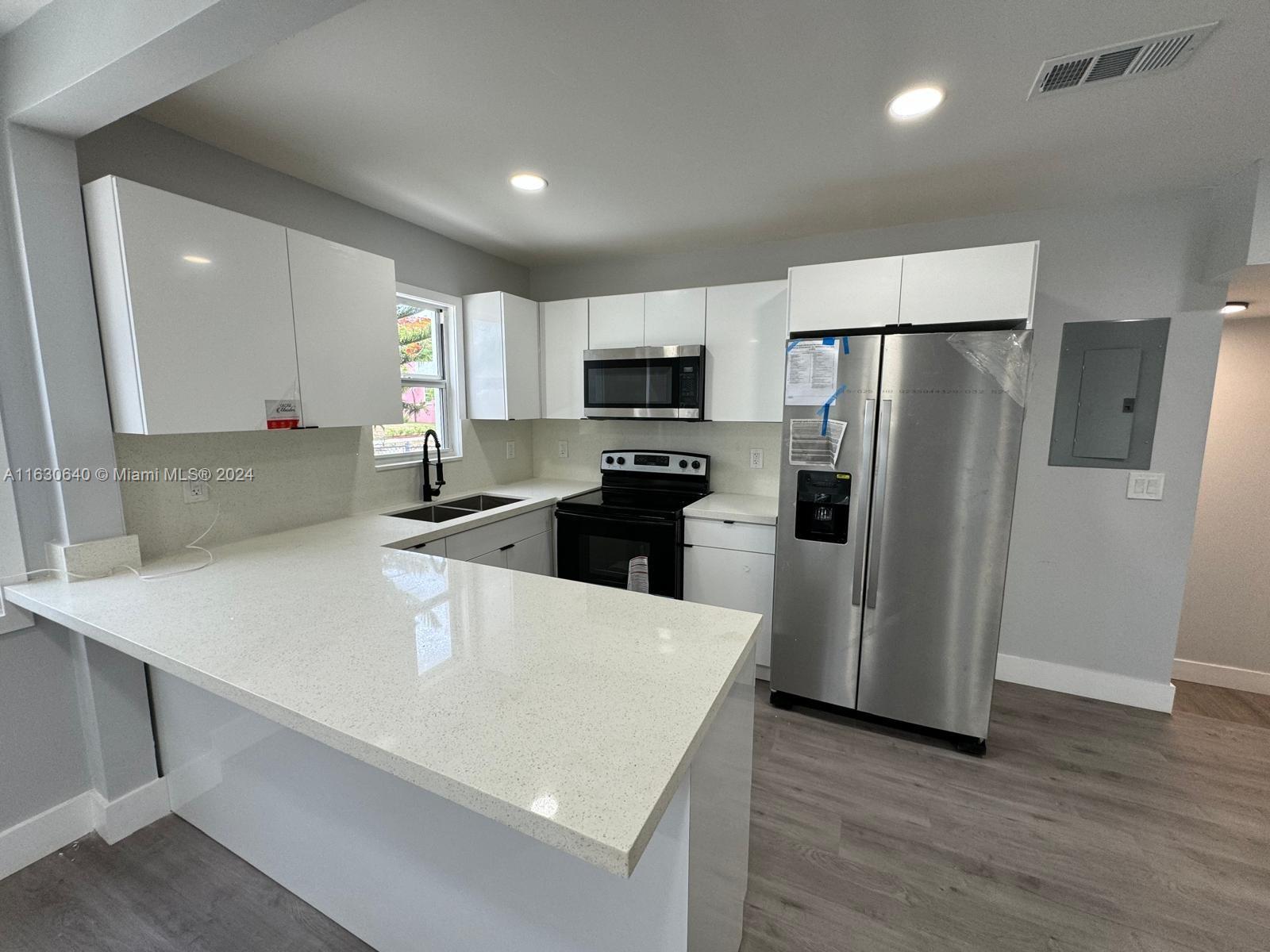 HIGH RIDGE PARK - Residential