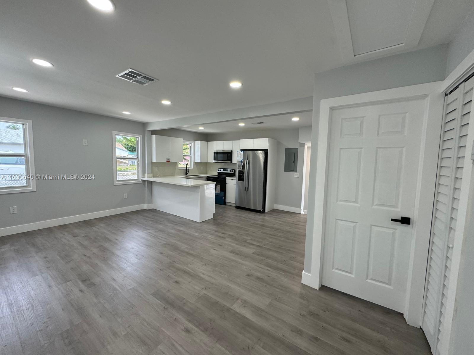 HIGH RIDGE PARK - Residential
