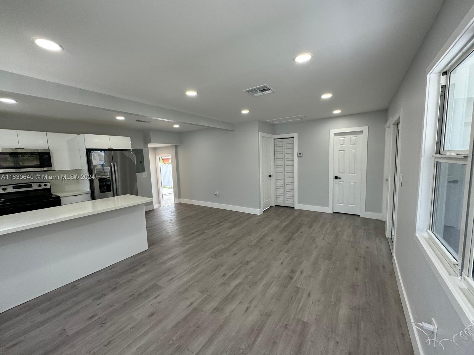 HIGH RIDGE PARK - Residential