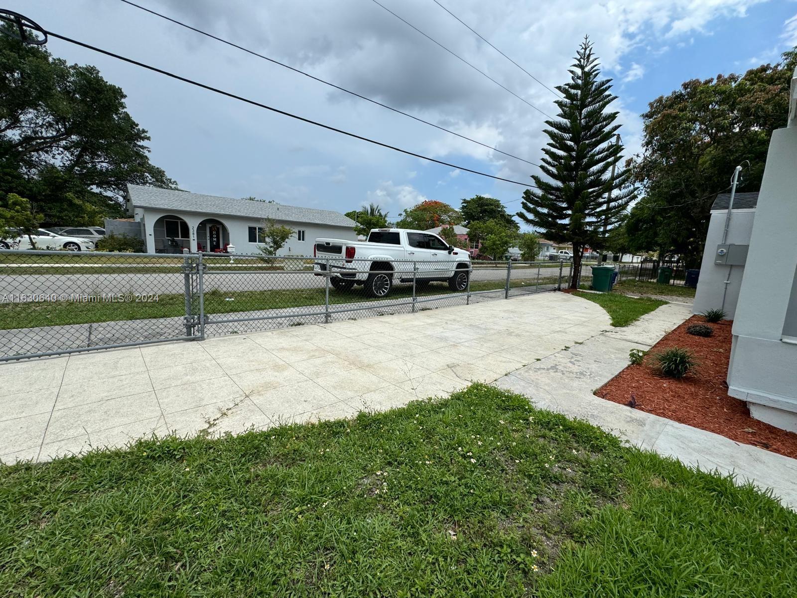 HIGH RIDGE PARK - Residential