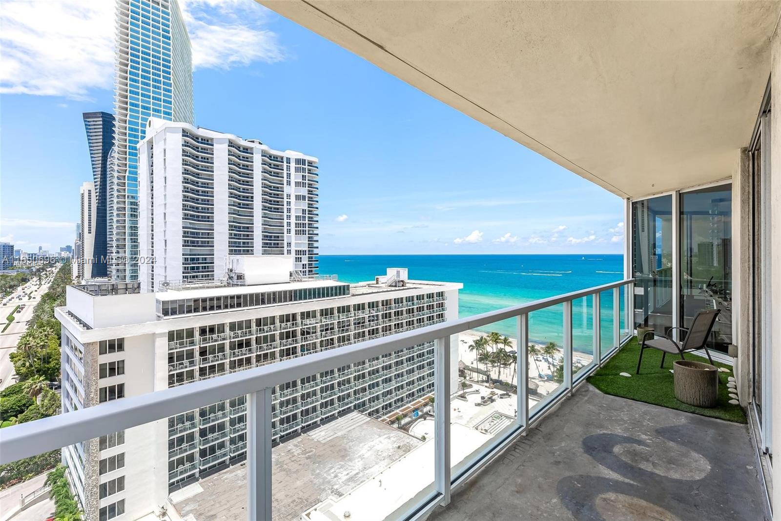 LA PERLA CONDO - Residential Lease