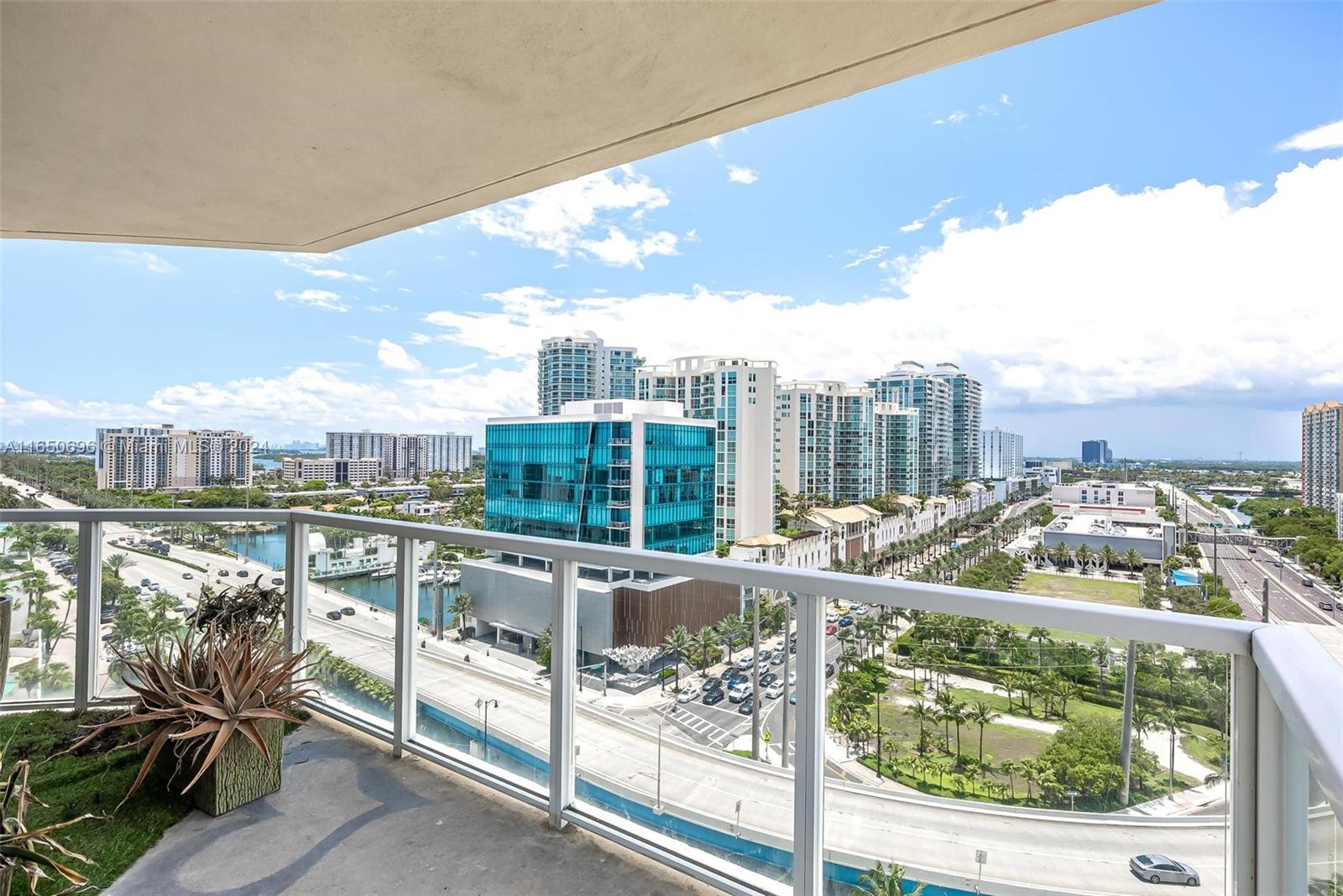 LA PERLA CONDO - Residential Lease