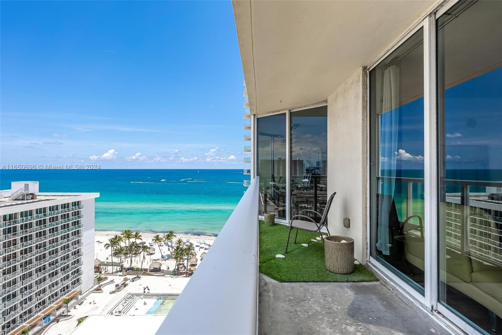 LA PERLA CONDO - Residential Lease