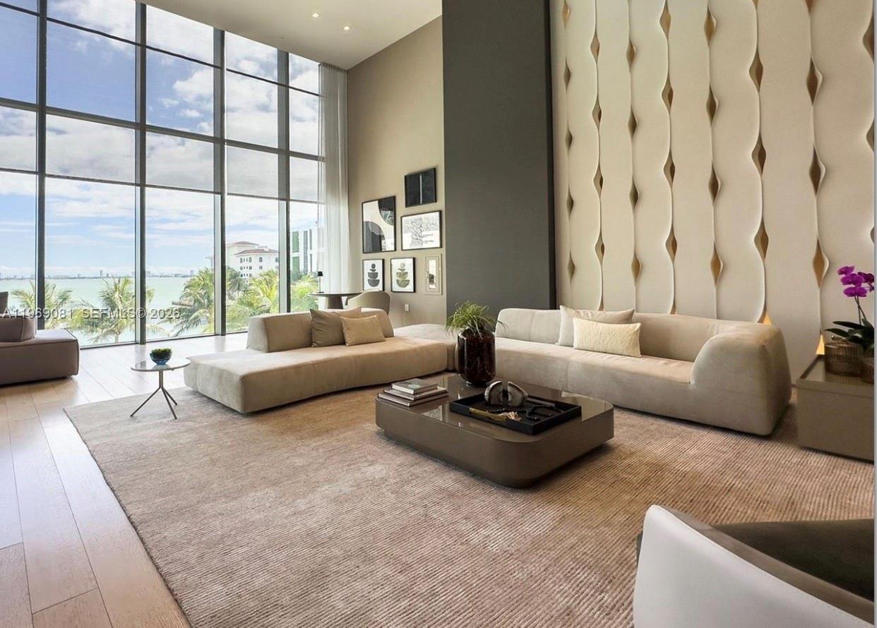 ICON BAY CONDO - Residential Lease