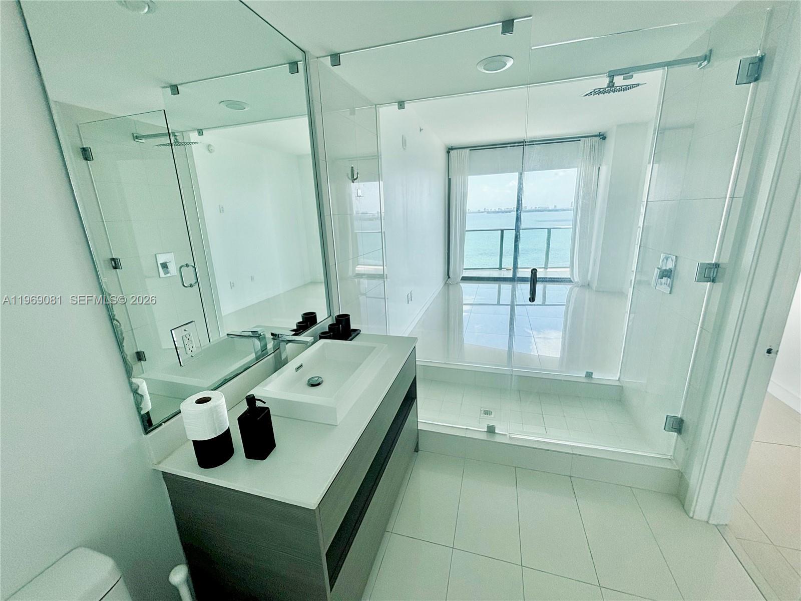 ICON BAY CONDO - Residential Lease