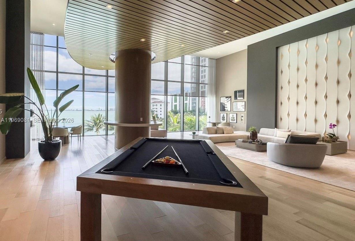 ICON BAY CONDO - Residential Lease