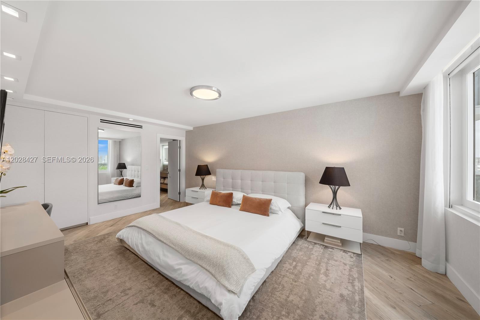 RONEY PALACE CONDO - Residential