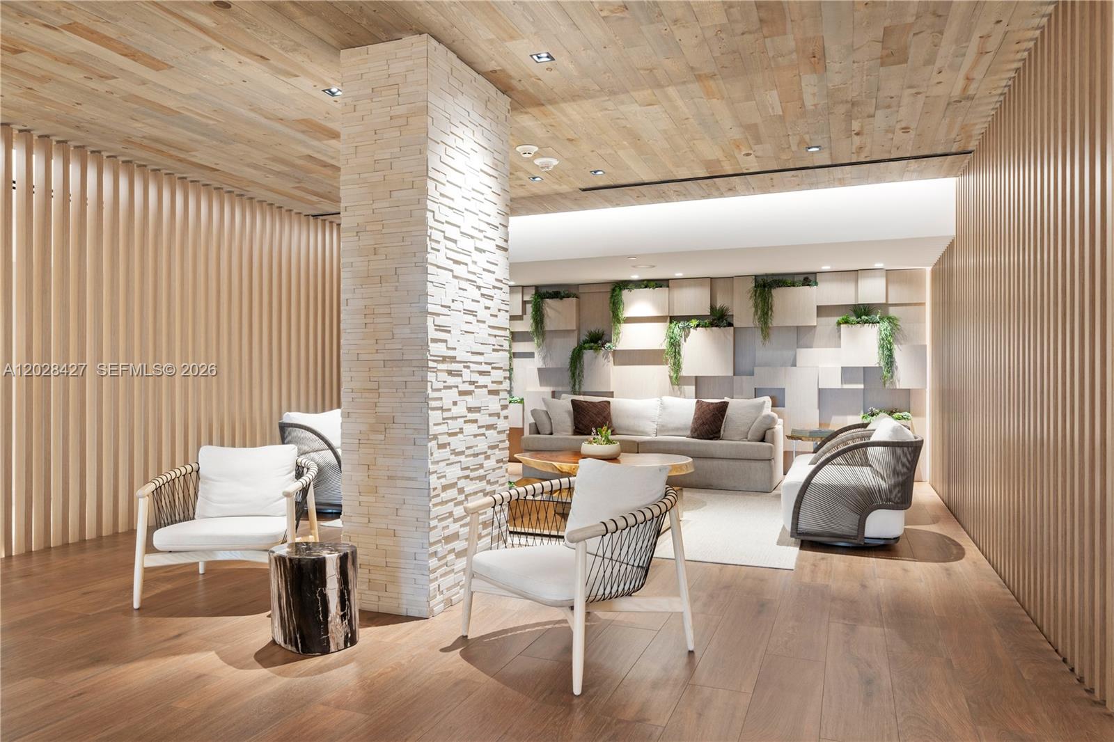 RONEY PALACE CONDO - Residential