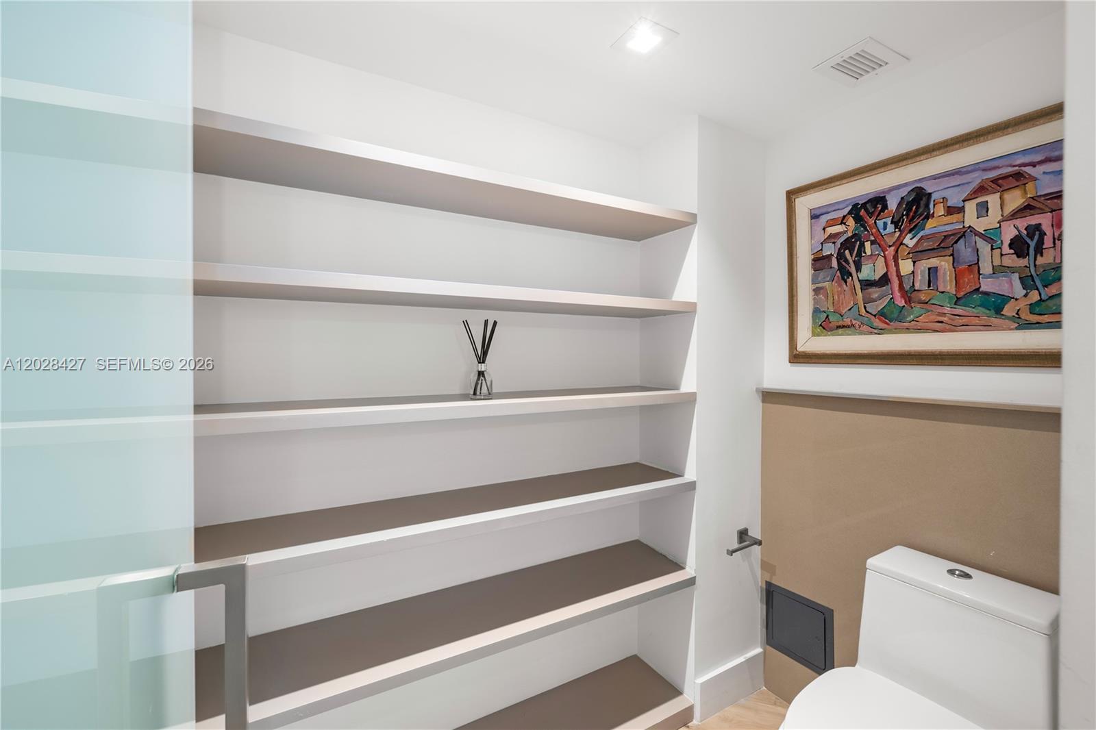 RONEY PALACE CONDO - Residential