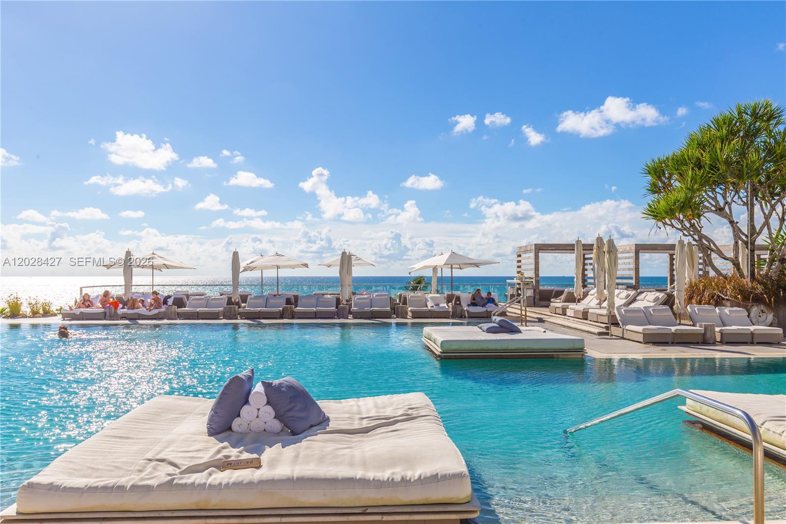 RONEY PALACE CONDO - Residential