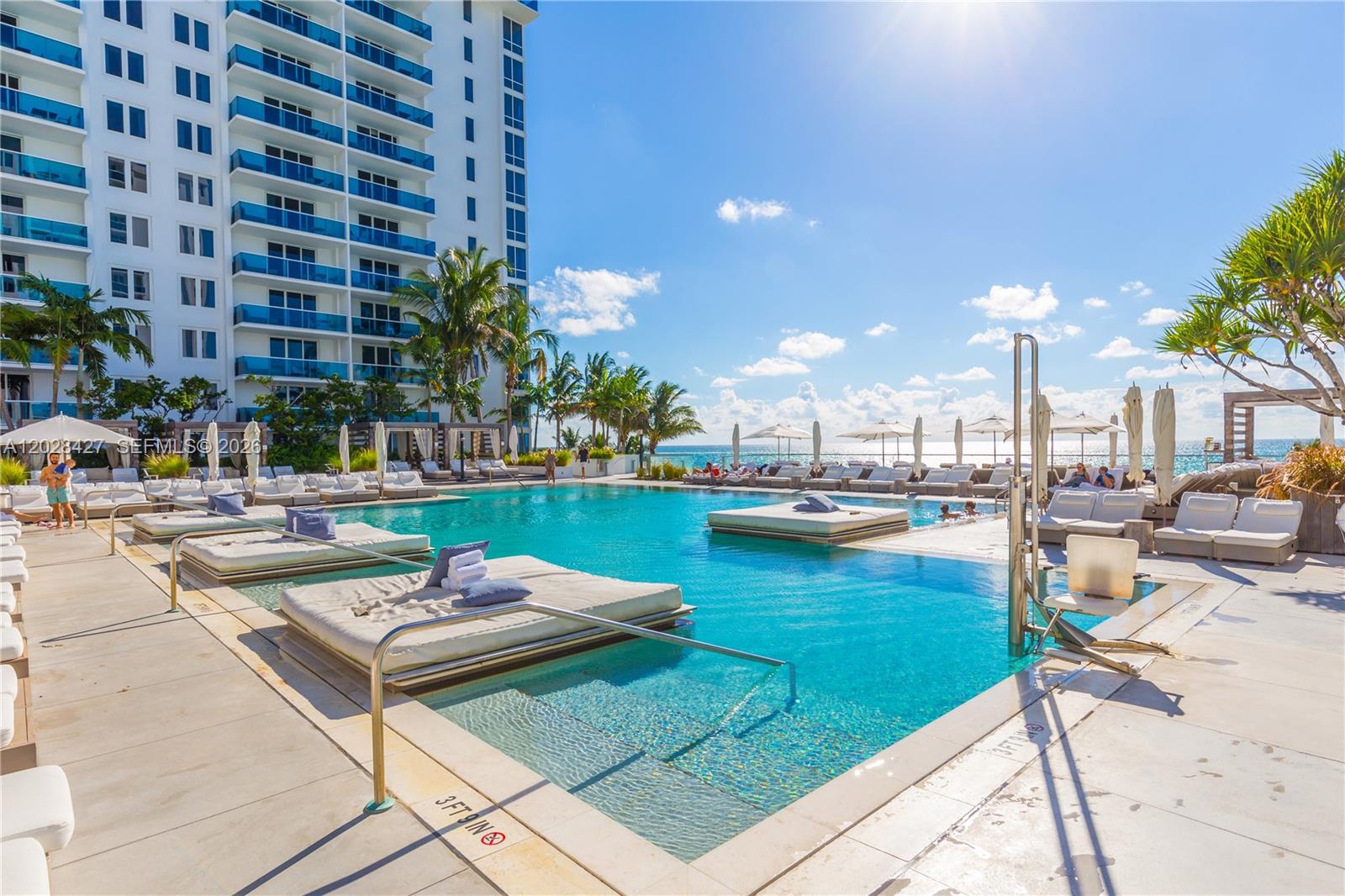 RONEY PALACE CONDO - Residential